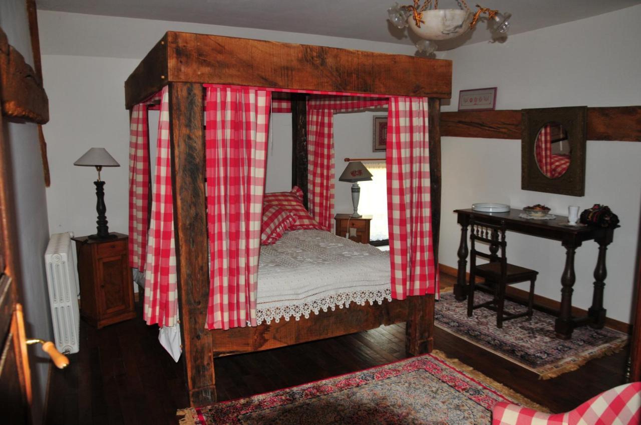 Les Guenins Bed & Breakfast Gien Luaran gambar