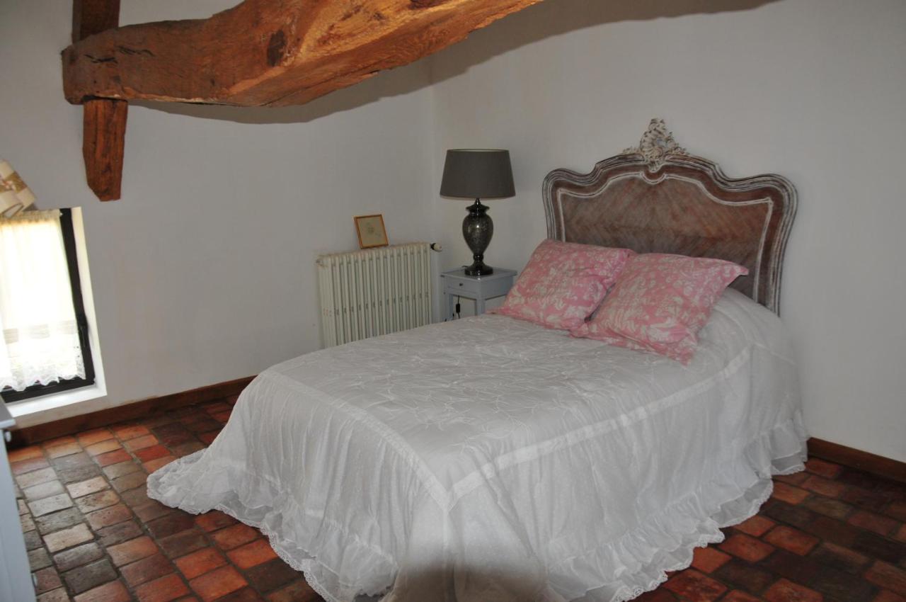 Les Guenins Bed & Breakfast Gien Luaran gambar